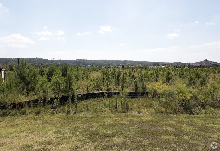 136 Prominence Point Pky, Canton, GA for sale - Primary Photo - Image 1 of 1