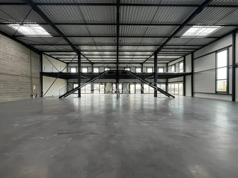 Flex in Villefranche-sur-Saône for sale - Interior Photo - Image 2 of 8