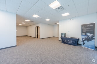 5840 Donovan Way, Las Vegas, NV for lease Interior Photo- Image 2 of 13