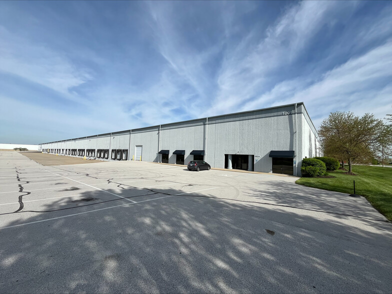 1201 Perry Rd, Plainfield, IN for lease - Building Photo - Image 1 of 1