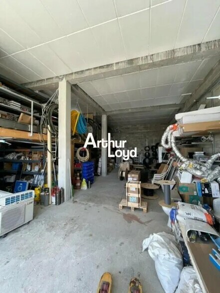 Flex in Puget-sur-Argens for lease - Interior Photo - Image 3 of 8