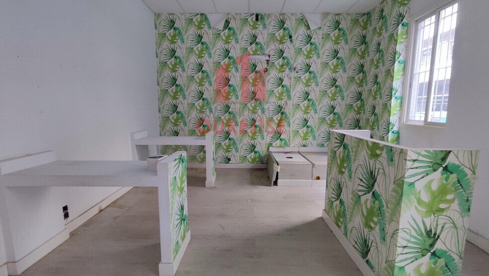 Retail in Ourense, Orense for lease - Building Photo - Image 1 of 6