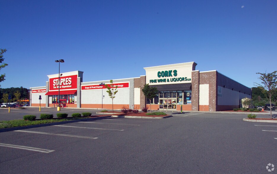 390 West St, Mansfield, MA 02048