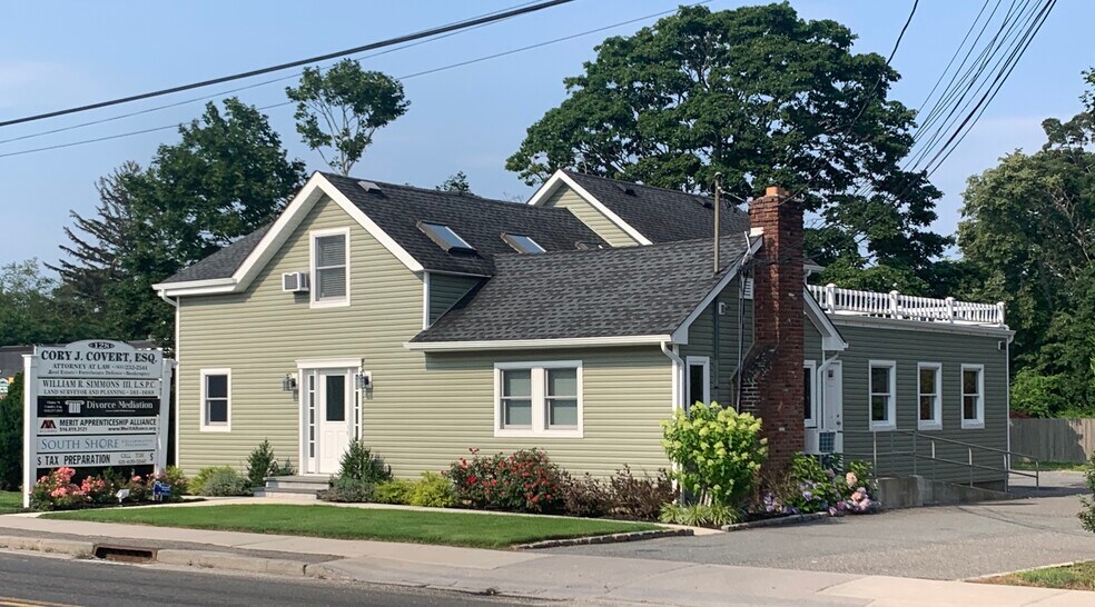 128 Carleton Ave, East Islip, NY for sale - Building Photo - Image 1 of 1