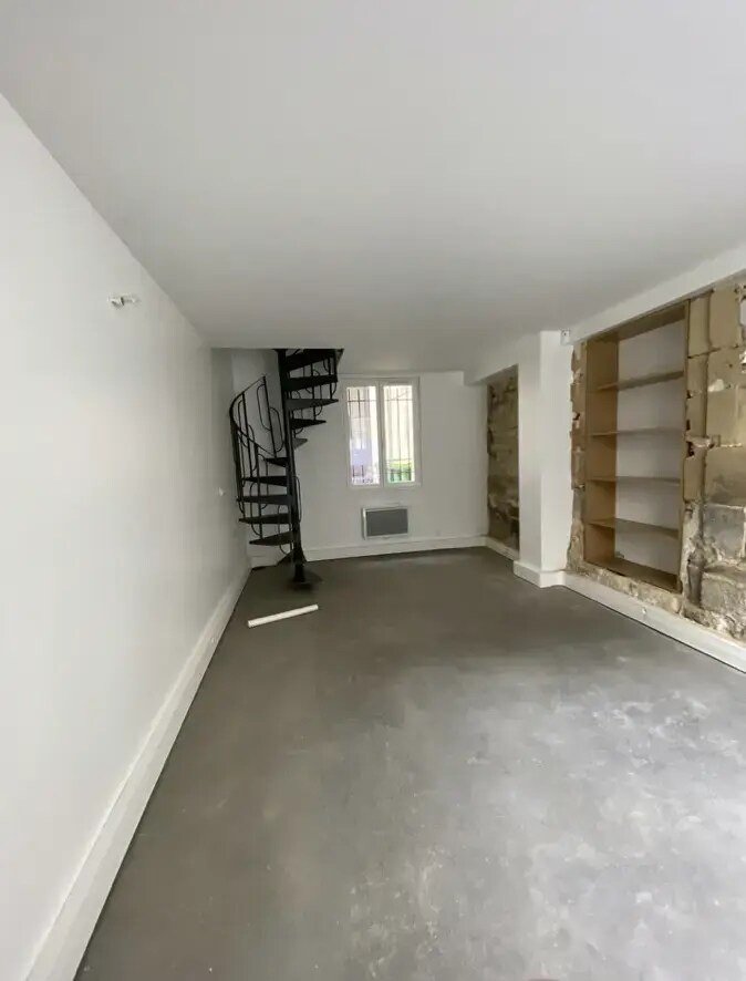 8 Rue Charlot, Paris for lease Interior Photo- Image 1 of 2