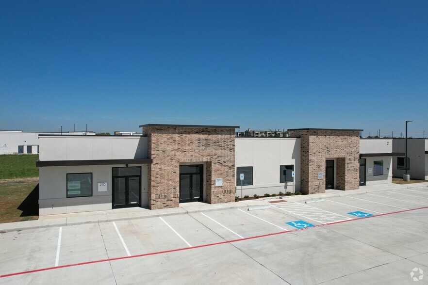11940 Broadway St, Pearland, TX for lease - Building Photo - Image 2 of 8