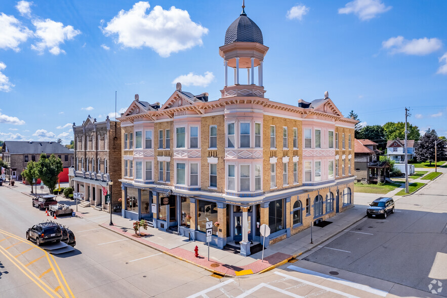 45 N Main St, Mayville, WI for sale - Primary Photo - Image 1 of 1