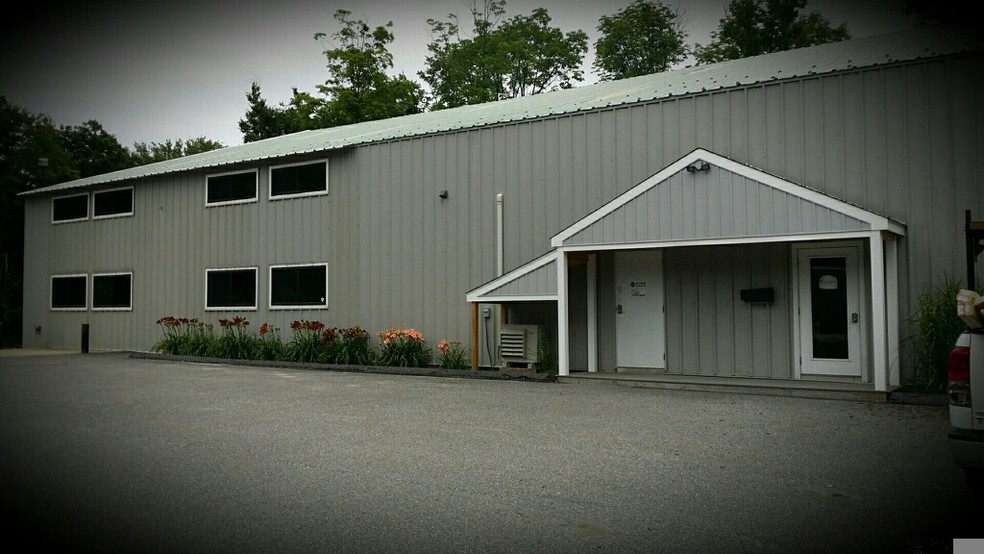 107 John G Groppo Dr, Winsted, CT for lease - Building Photo - Image 1 of 10