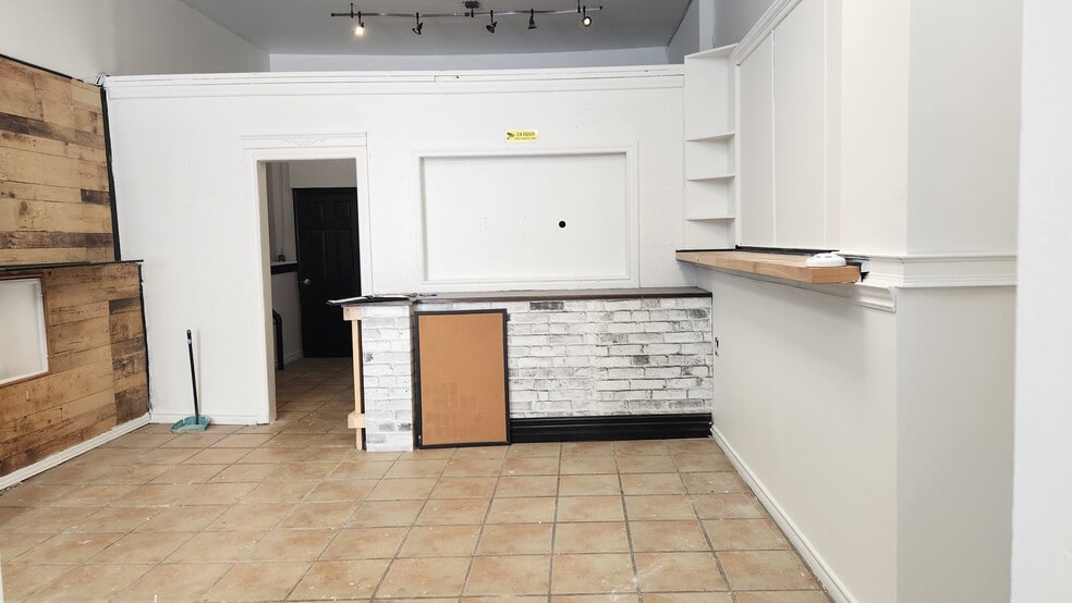 134-142 Simcoe St S, Oshawa, ON for sale - Interior Photo - Image 3 of 4