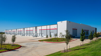 6907 Lancer Blvd, San Antonio, TX for lease Building Photo- Image 2 of 7