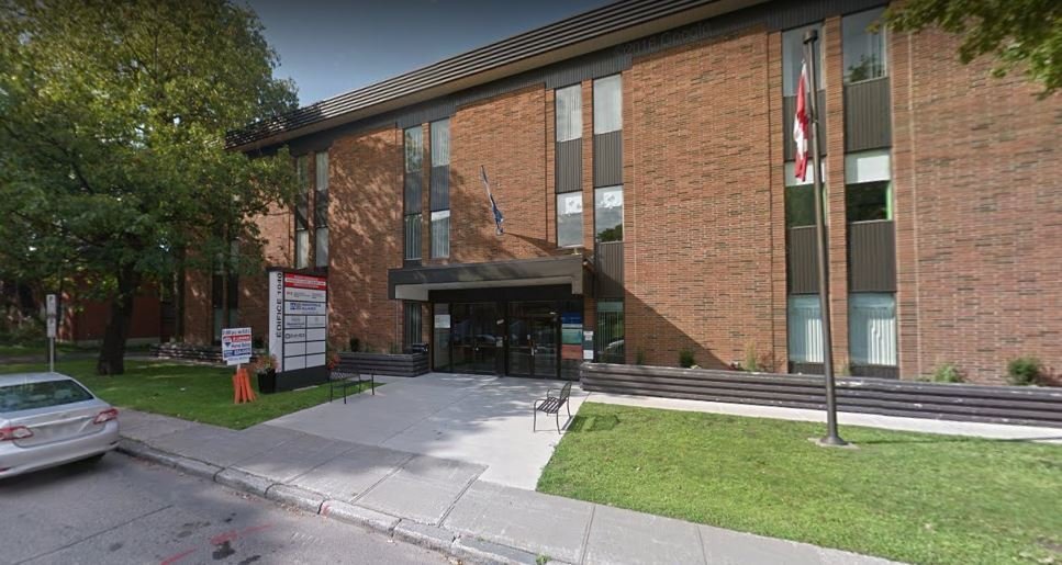 1040 Av Belvédère, Québec, QC for sale Primary Photo- Image 1 of 1