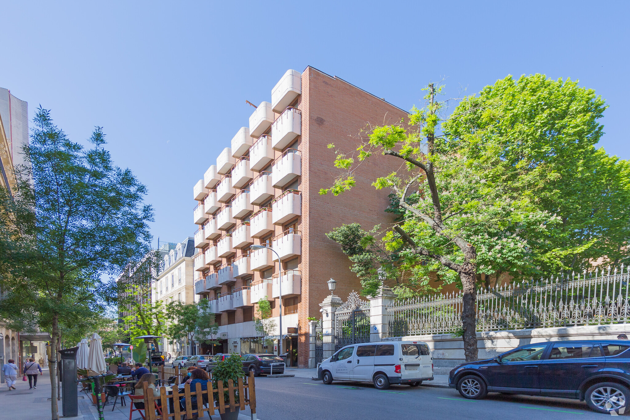 Multifamily in Madrid, MAD for sale Building Photo- Image 1 of 3