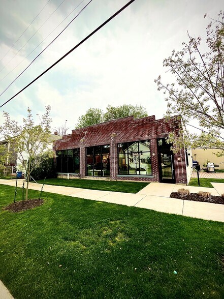 859 Fulton St W, Grand Rapids, MI for sale - Building Photo - Image 1 of 1