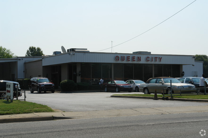 7301 South Blvd, Charlotte, NC for lease - Building Photo - Image 3 of 4