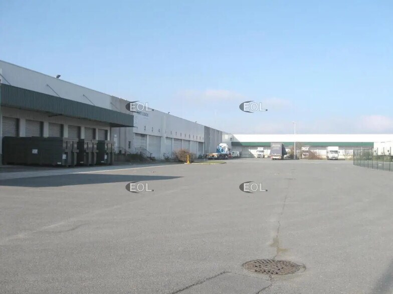 25 Rue du Paradis, Ormes for lease - Building Photo - Image 1 of 1