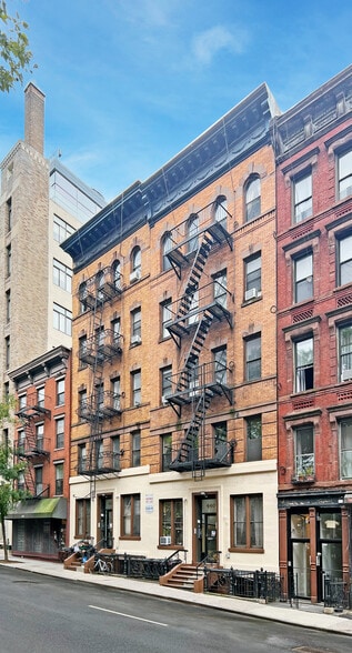 438-440 West 45th Street portfolio of 2 properties for sale on LoopNet.com - Building Photo - Image 2 of 3