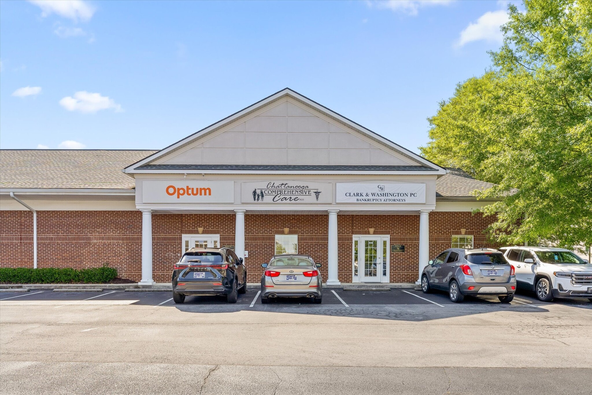 7446 Shallowford Rd, Chattanooga, TN for lease Interior Photo- Image 1 of 59