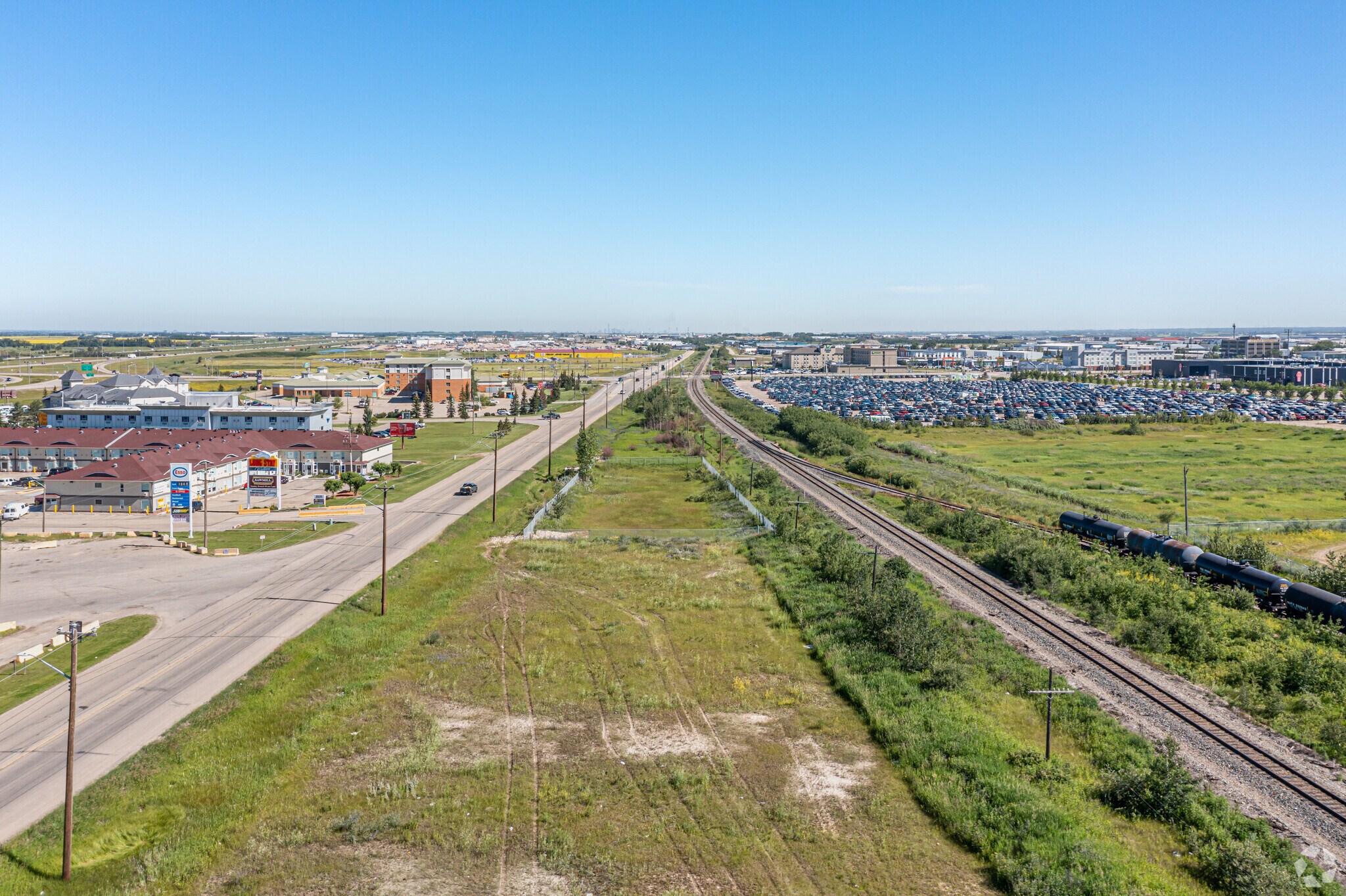 7819 Sparrow Dr, Leduc, AB for sale Primary Photo- Image 1 of 8