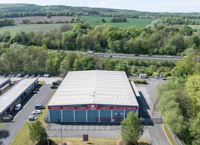 Unit 16 Dukesway, Gateshead for lease - Building Photo - Image 1 of 9