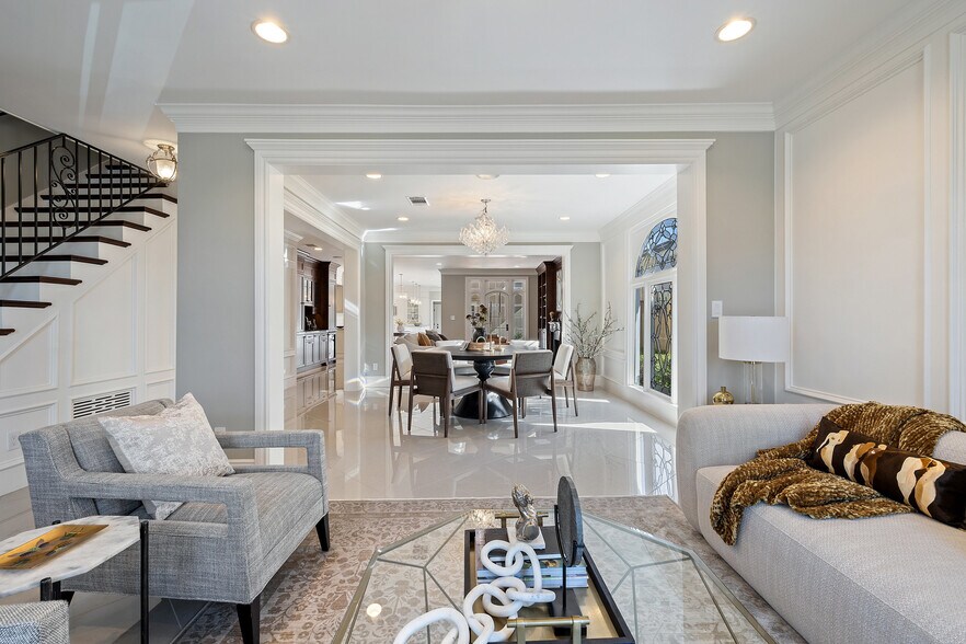 1810 W 35th St, Austin, TX for sale - Building Photo - Image 1 of 114