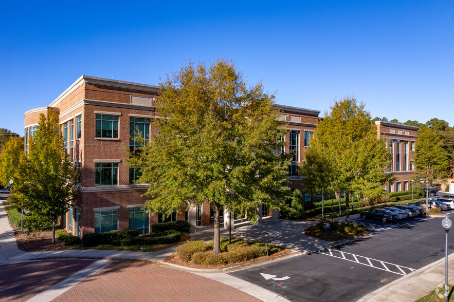 77 Vilcom Center Dr, Chapel Hill, NC for sale - Primary Photo - Image 1 of 17