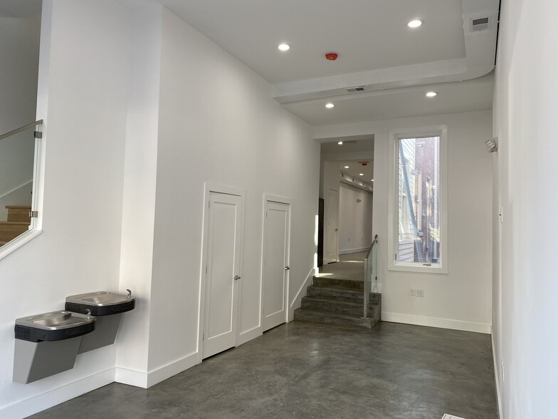 515 11th St SE, Washington, DC for lease - Interior Photo - Image 3 of 40