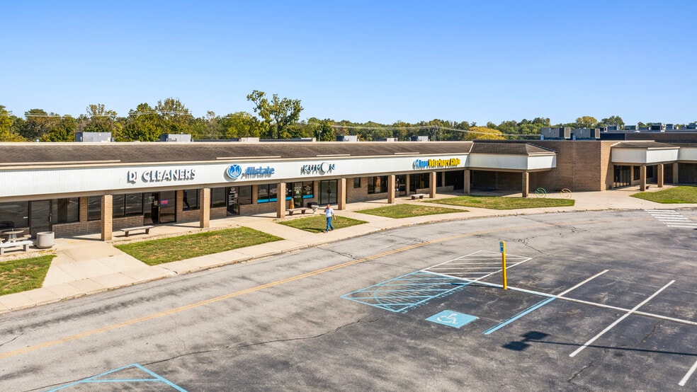 4290 W Jonathan Moore Pike, Columbus, IN for lease - Building Photo - Image 2 of 39