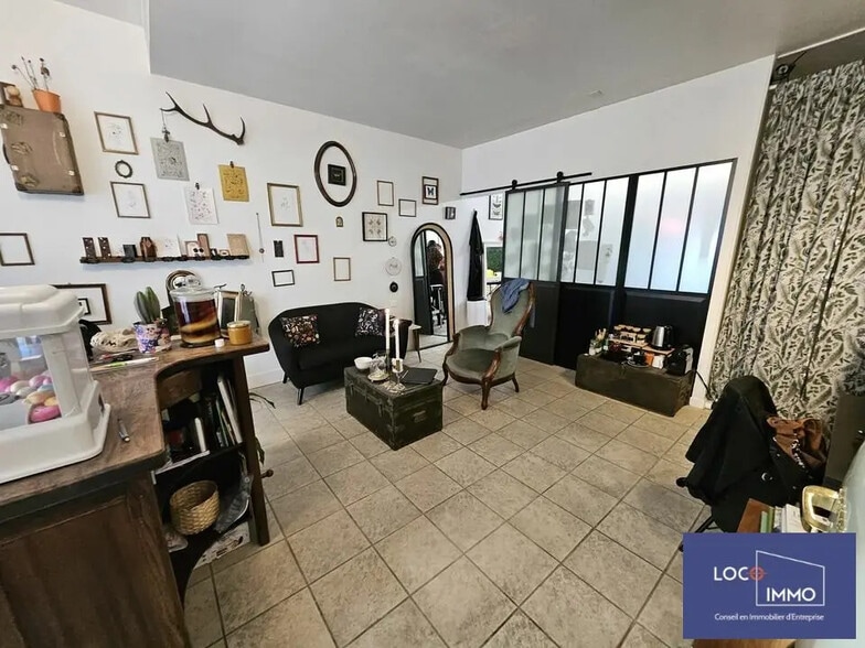 Retail in Bordeaux for lease - Interior Photo - Image 2 of 5