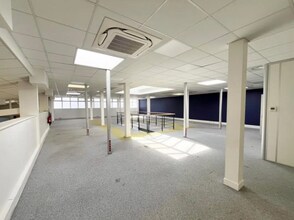 Office in Levallois-Perret for lease Interior Photo- Image 2 of 10