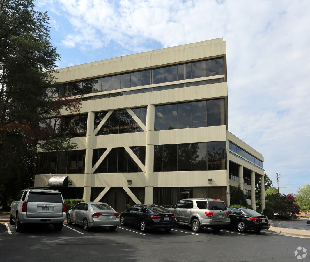 3300 Battleground Ave, Greensboro, NC, 27410 Office Space For Lease