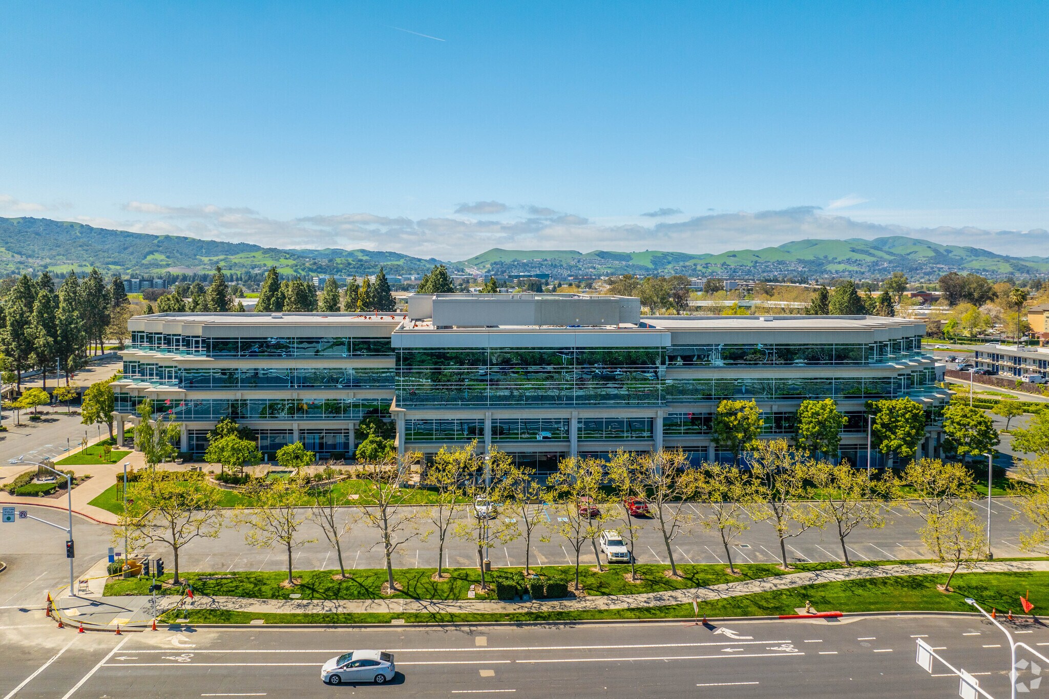 5050 Hopyard Rd, Pleasanton, CA for sale Primary Photo- Image 1 of 24