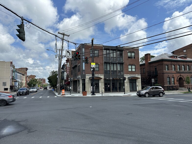 423-425 Madison Ave, Albany, NY for lease - Building Photo - Image 3 of 18