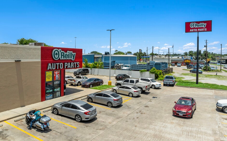 1204 Federal Rd, Houston, TX for sale - Building Photo - Image 2 of 3