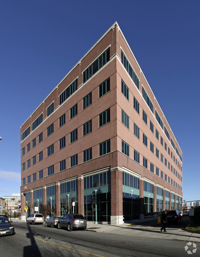 438 Summit Ave, Jersey City, NJ 07306 Property Record