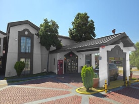 Rashelle Hotel Atlanta - GA - Owner Financed Property