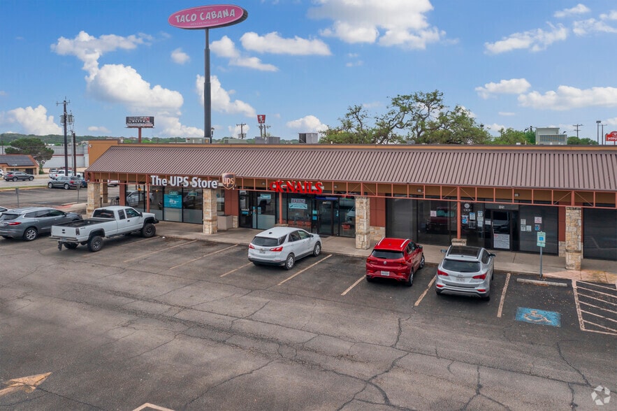 8407 Bandera Rd, San Antonio, TX for lease - Building Photo - Image 3 of 15