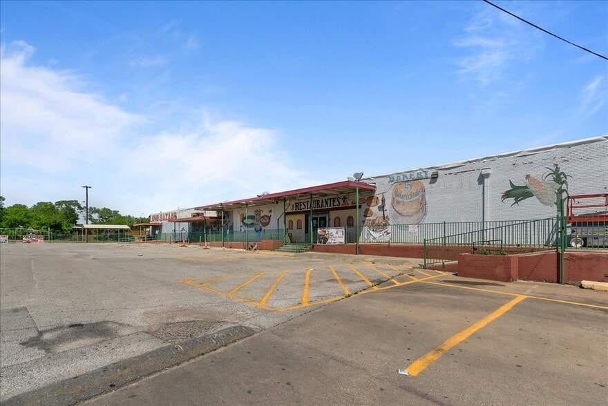 318 E Long Ave, Fort Worth, TX for sale - Building Photo - Image 2 of 35