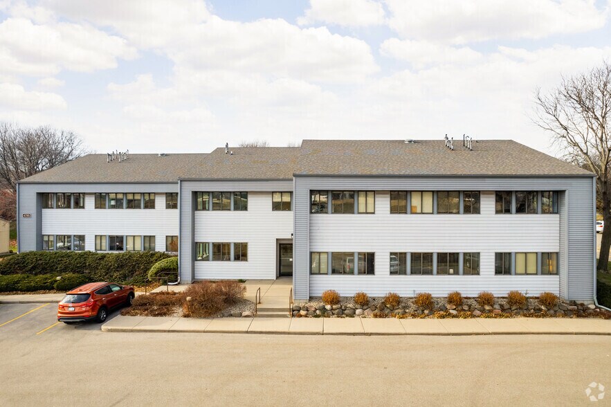 4785 Hayes Rd, Madison, WI for sale - Building Photo - Image 2 of 8