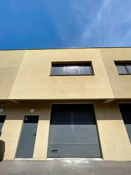 21 Rue Gambetta, Fontaines-sur-Saône for lease - Building Photo - Image 1 of 3