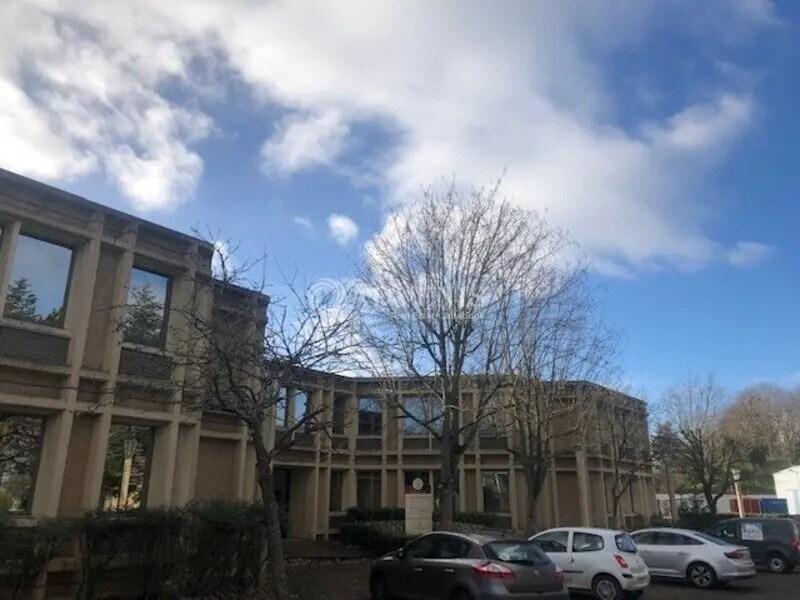 Office in Saint-Aubin for lease Building Photo- Image 1 of 10