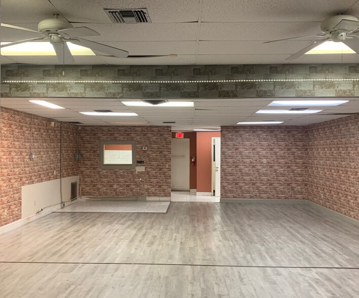 5580 66th St N, Saint Petersburg, FL for lease - Building Photo - Image 3 of 7