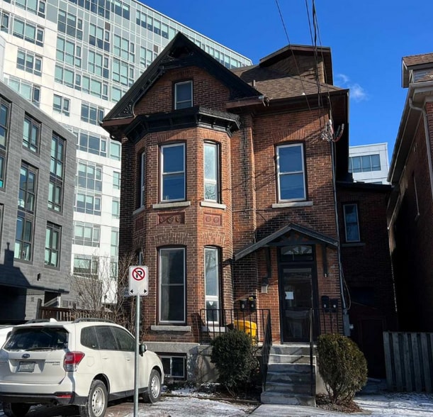 325 University Ave, Kingston, ON for sale - Building Photo - Image 1 of 1
