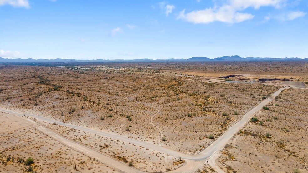 31900 Camelback rd, Tonopah, AZ for sale - Aerial - Image 3 of 15