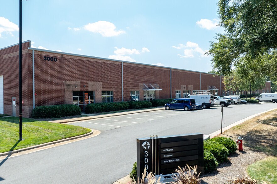 3000 Perimeter Park Dr W, Morrisville, NC for lease - Building Photo - Image 1 of 11