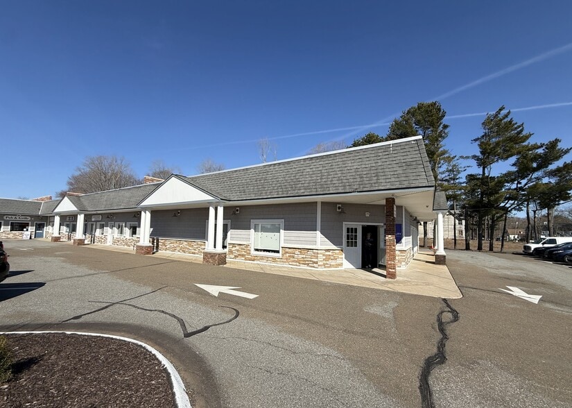 51 Boston Post Rd, Madison, CT for lease - Building Photo - Image 3 of 10