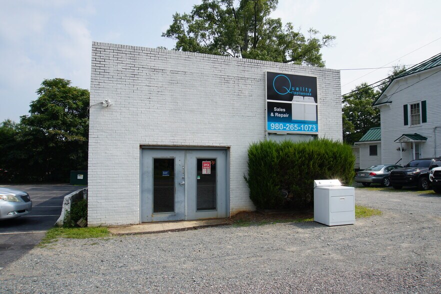 8141 Fairview Rd, Mint Hill, NC 28227 Retail for Lease