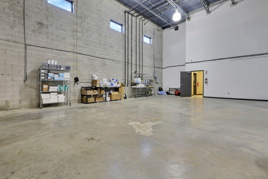 6361 Nicholas Dr, Columbus, OH for lease - Building Photo - Image 3 of 12