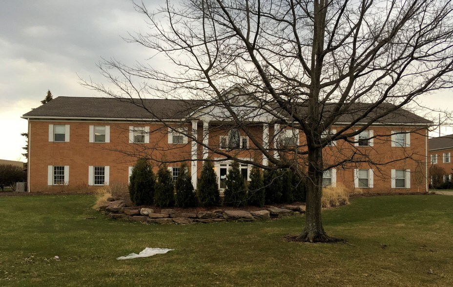 30670 Bainbridge Rd, Solon, OH 44139