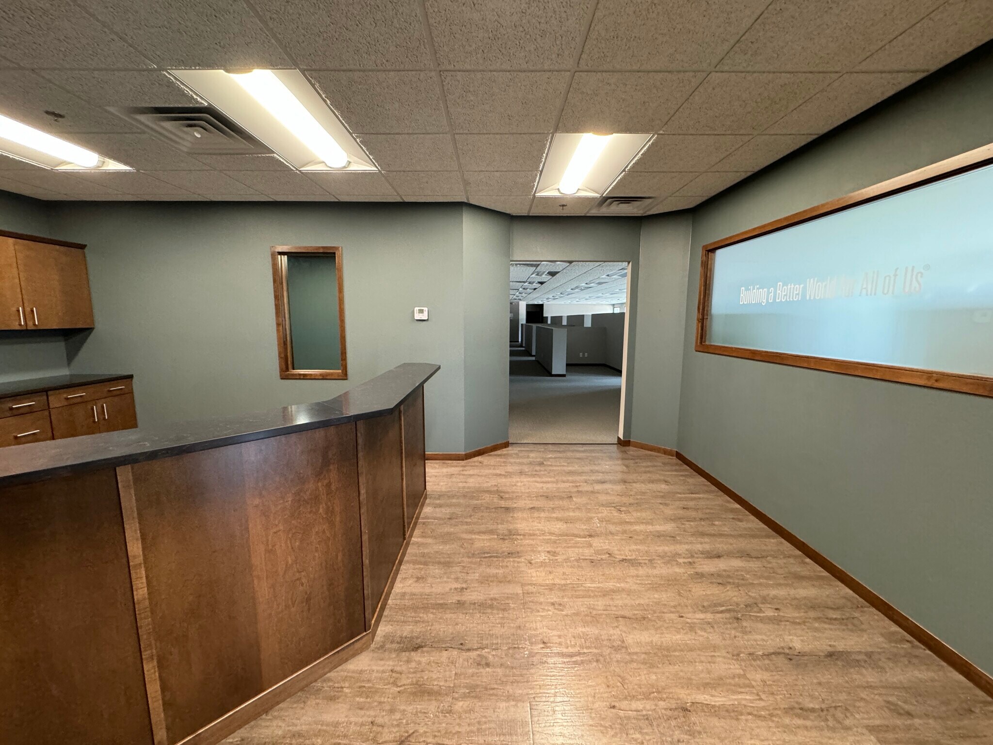 4719 Shelburne St, Bismarck, ND for lease Interior Photo- Image 1 of 2