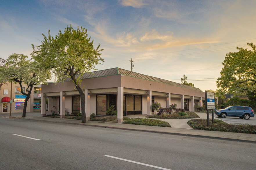 1048 El Camino Real, Redwood City, CA for lease - Building Photo - Image 1 of 3